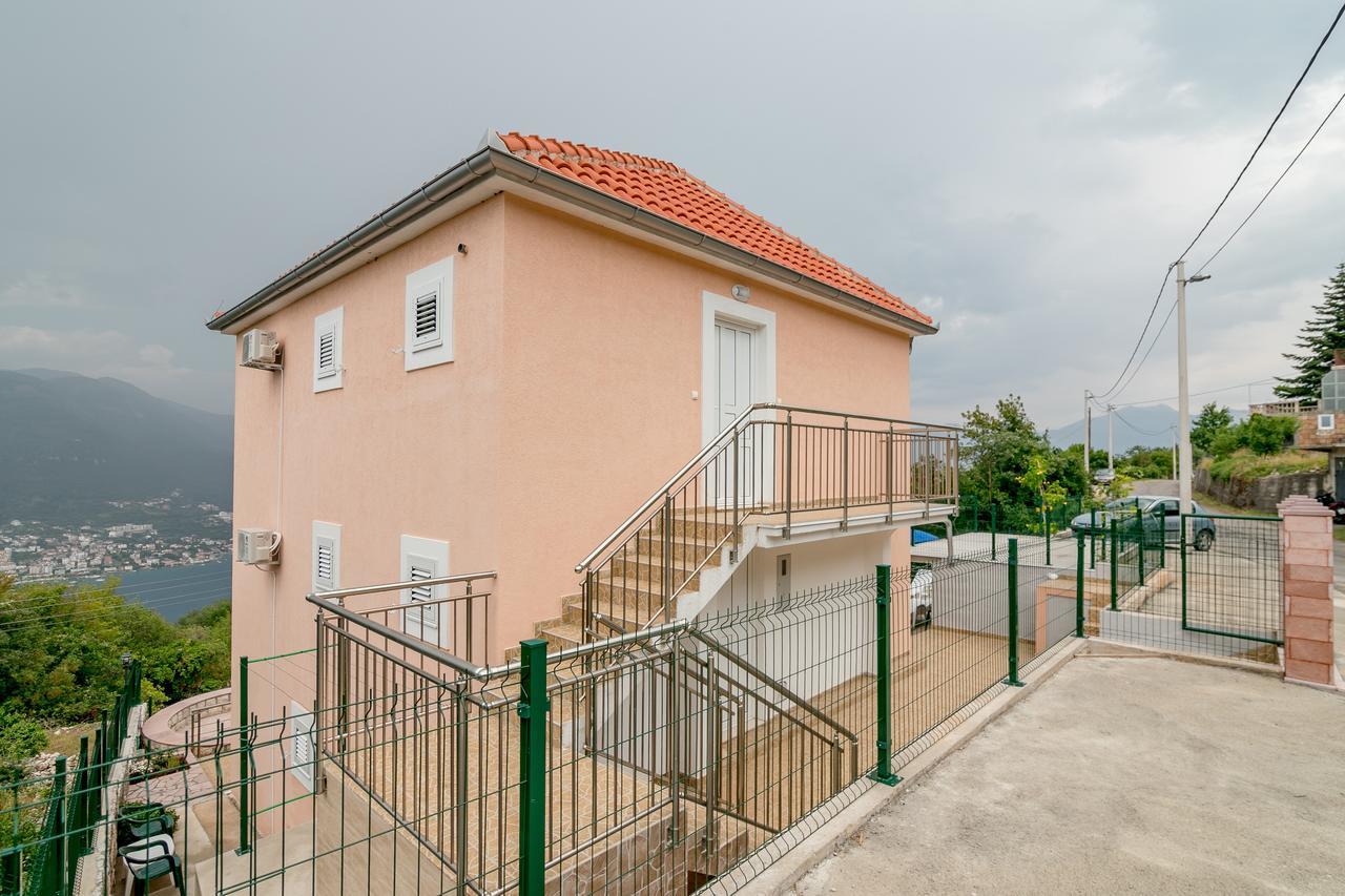 Apartments Mitrovic Luštica Luaran gambar