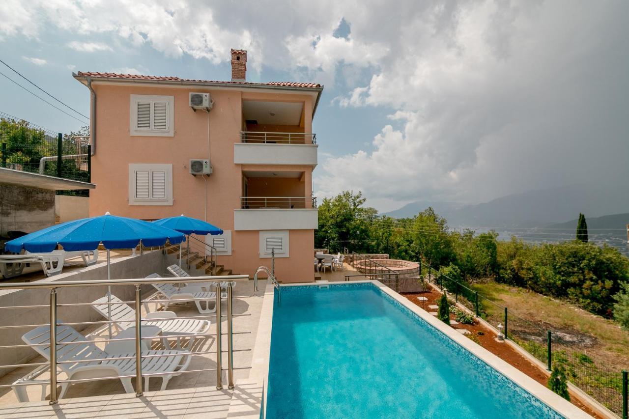 Apartments Mitrovic Luštica Luaran gambar