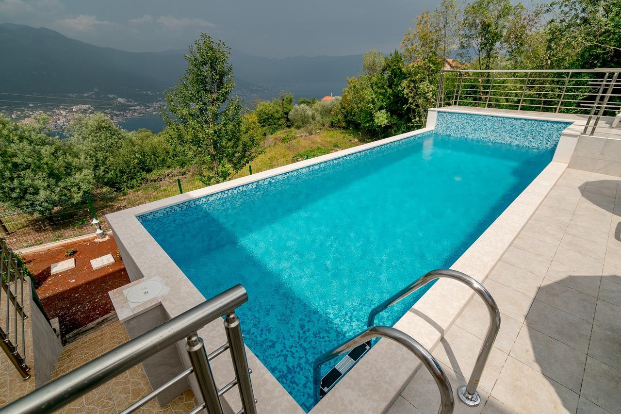 Apartments Mitrovic Luštica Luaran gambar