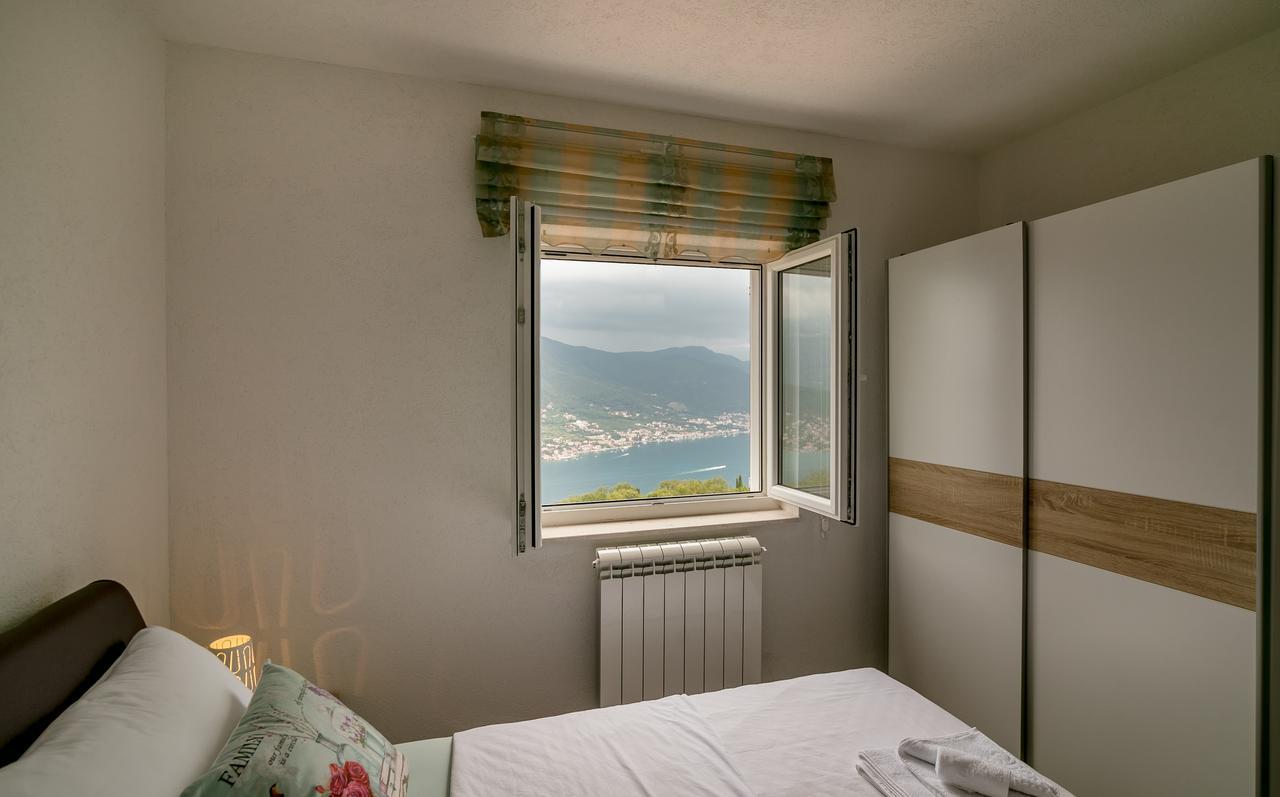 Apartments Mitrovic Luštica Luaran gambar