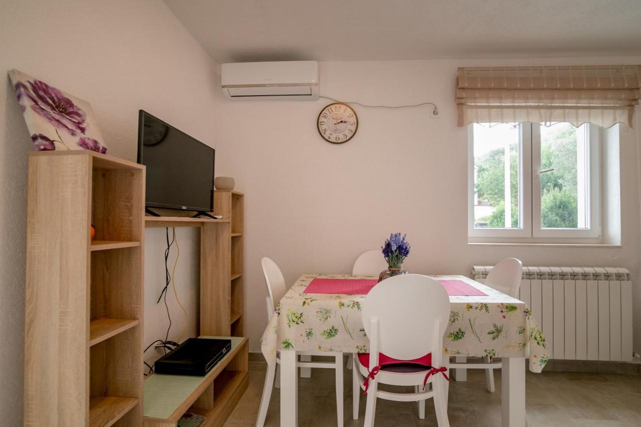 Apartments Mitrovic Luštica Luaran gambar