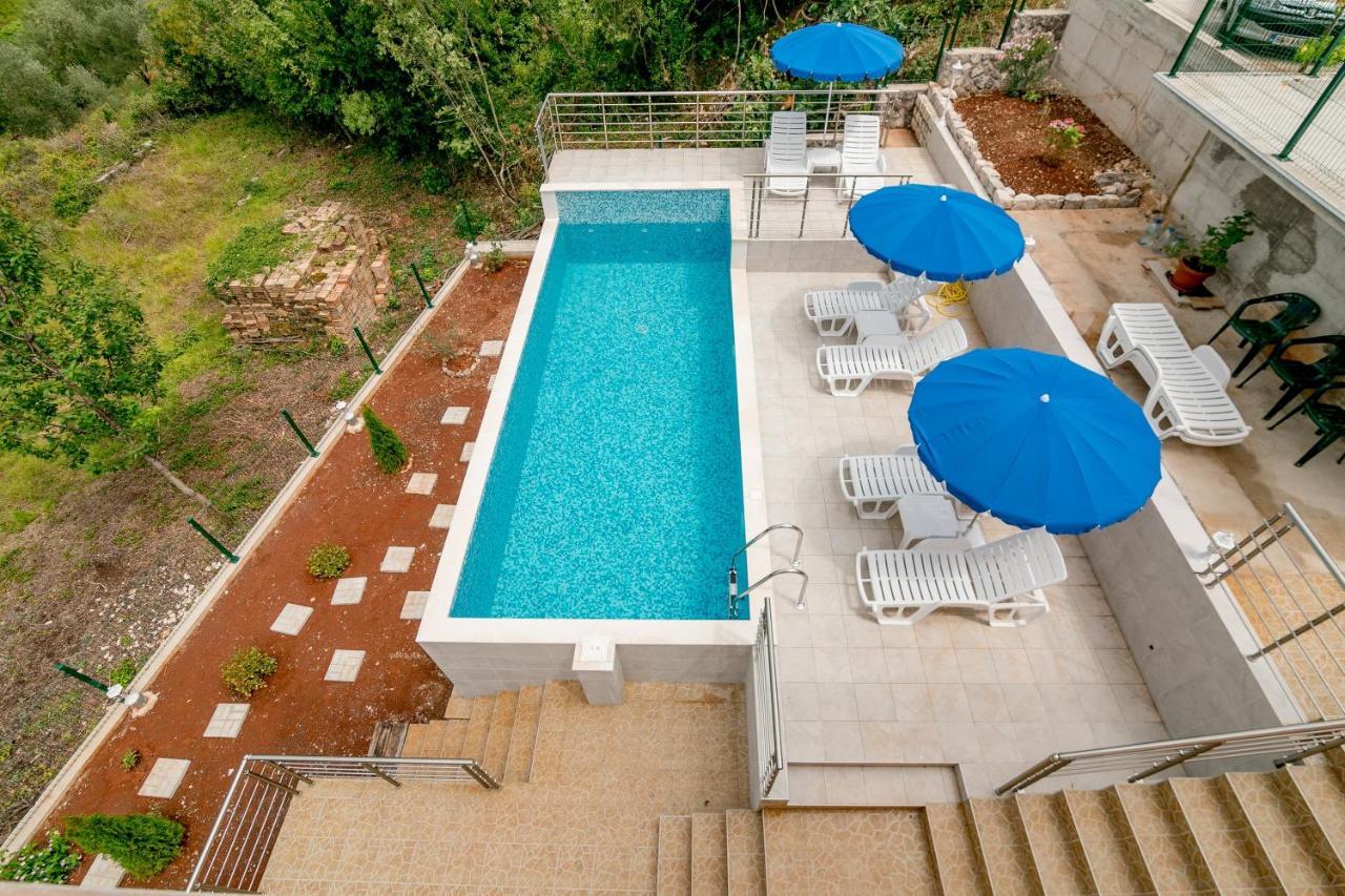 Apartments Mitrovic Luštica Luaran gambar