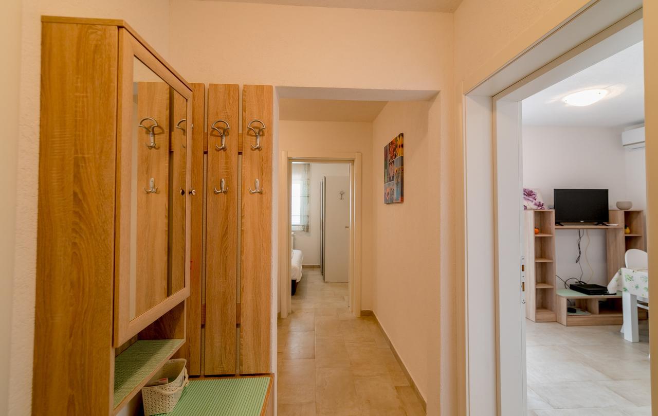 Apartments Mitrovic Luštica Luaran gambar