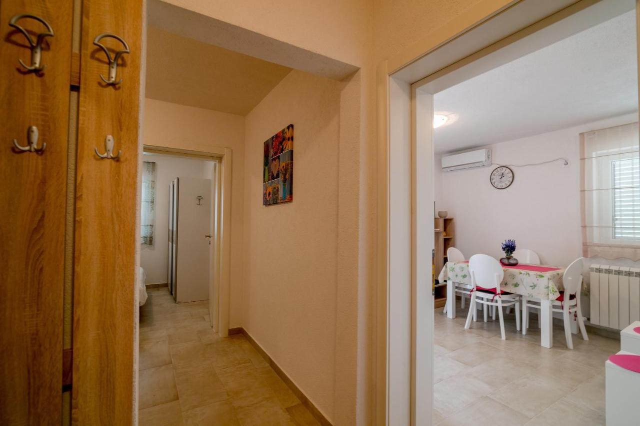 Apartments Mitrovic Luštica Luaran gambar