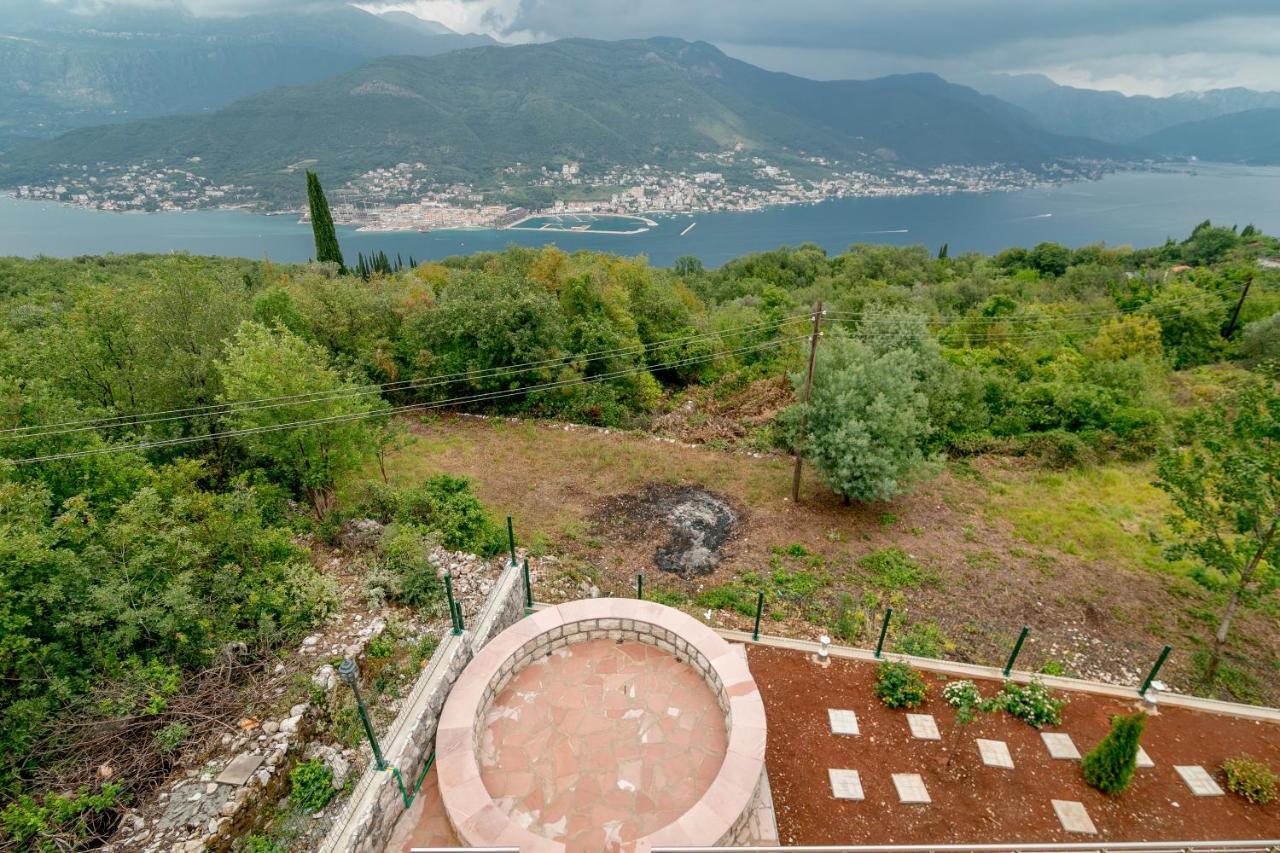 Apartments Mitrovic Luštica Luaran gambar