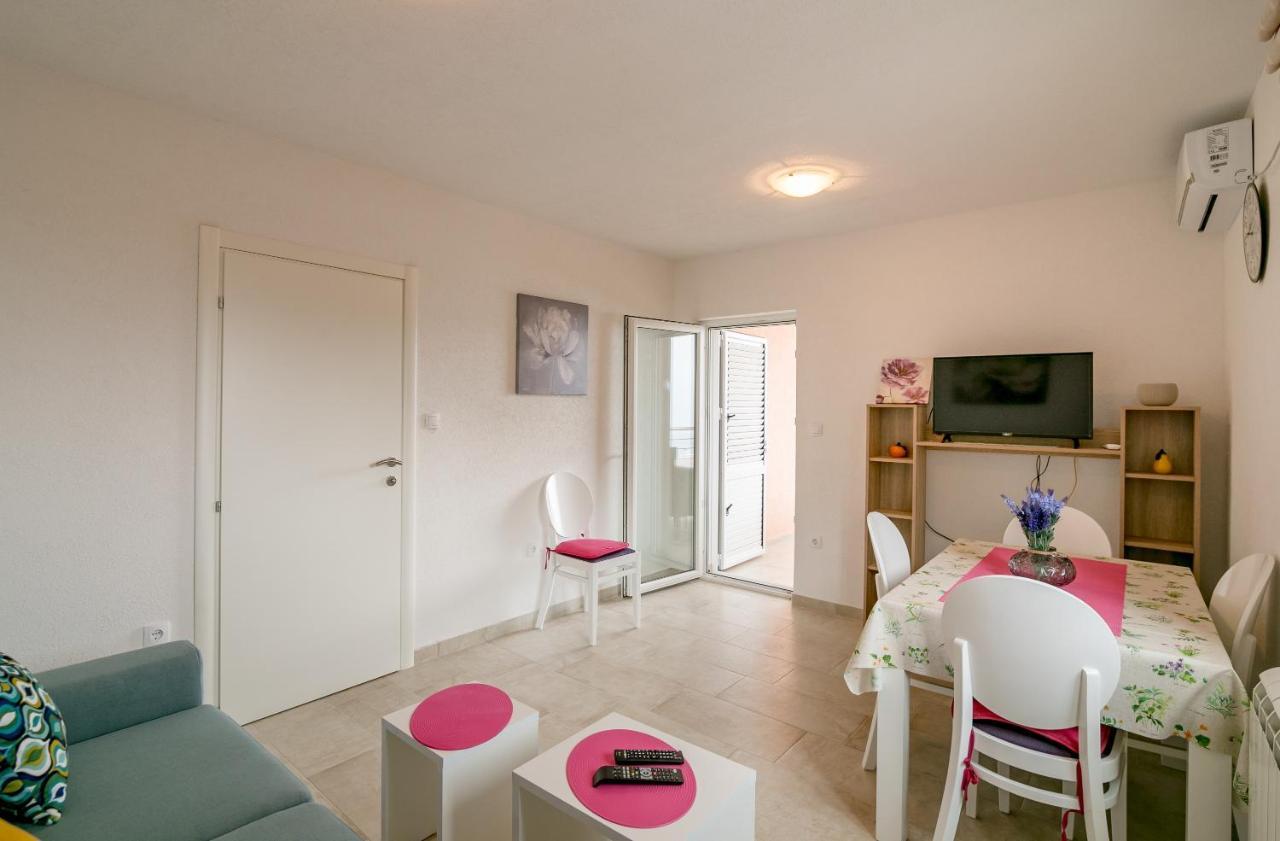 Apartments Mitrovic Luštica Luaran gambar
